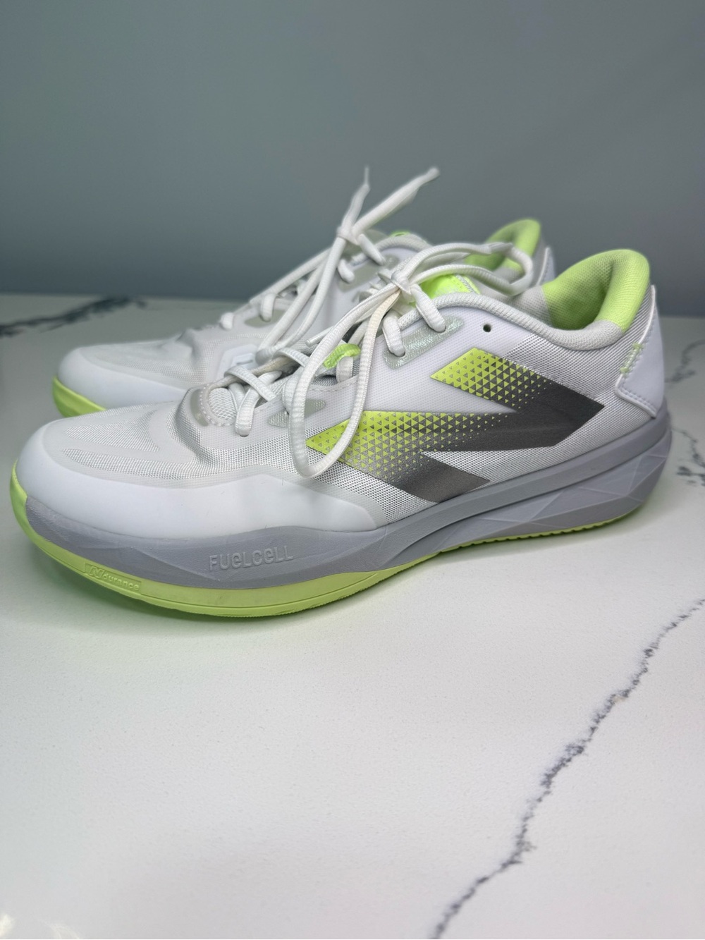 New Balance FuelCell 796 V4 Shoes Womens Sz 9.5 White Lime Lace Up Sneakers